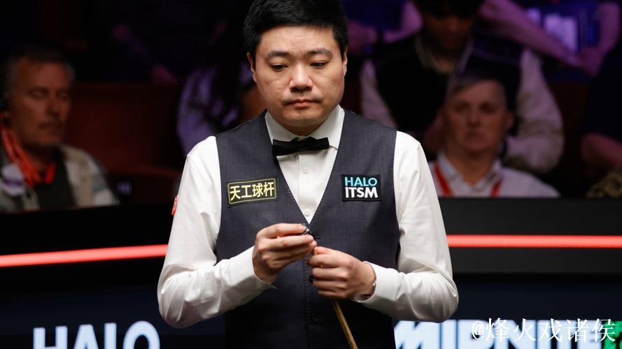 斯诺克英锦赛:丁俊晖战胜徐思 挺进16强 斯诺克英锦赛:丁俊晖战胜徐思 挺进16强